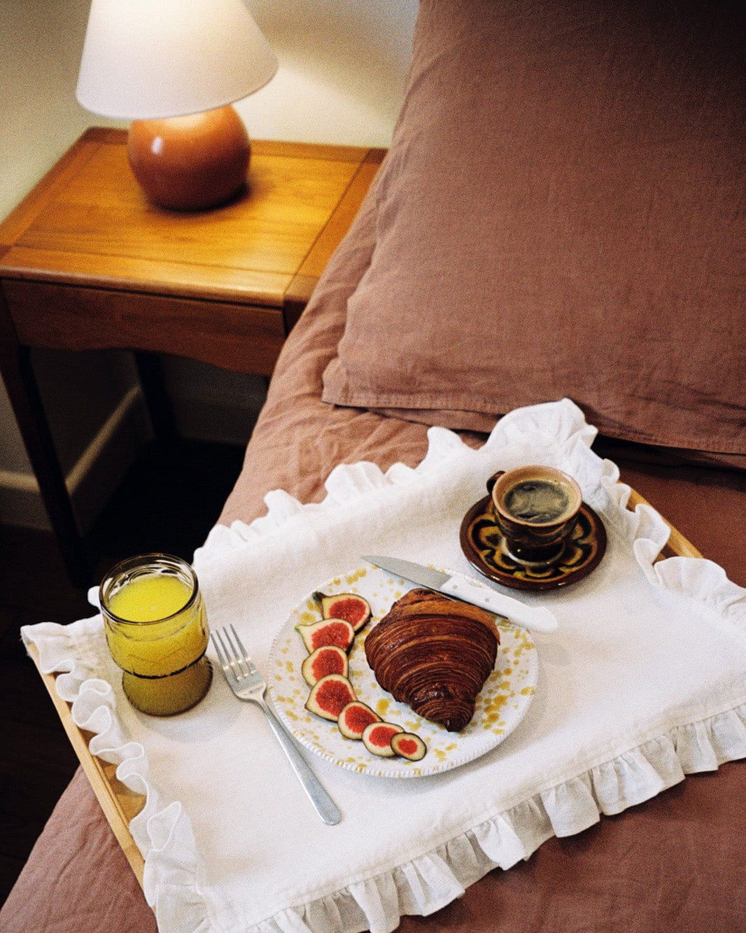 arkitaip Table Sets Off-White Set of Two Ruffled Casita Linen Placemats